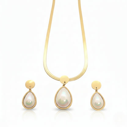 Pearl Necklace and Earrings Set for Women - Lightweight Gold Plated Jewellery - Ethnic Western Formal Wear - Perfect for Office Party Wedding Gifting