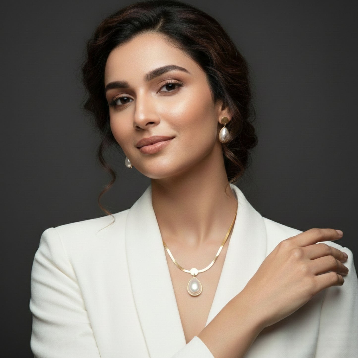 Pearl Necklace and Earrings Set for Women - Lightweight Gold Plated Jewellery - Ethnic Western Formal Wear - Perfect for Office Party Wedding Gifting